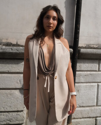 Gilet scollato dietro